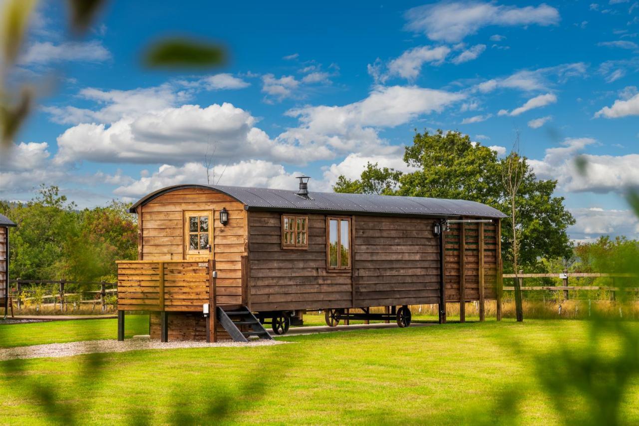 ウスターAshwood Shepherd Hut -Ockeridge Rural Retreatsアパートメント エクステリア 写真