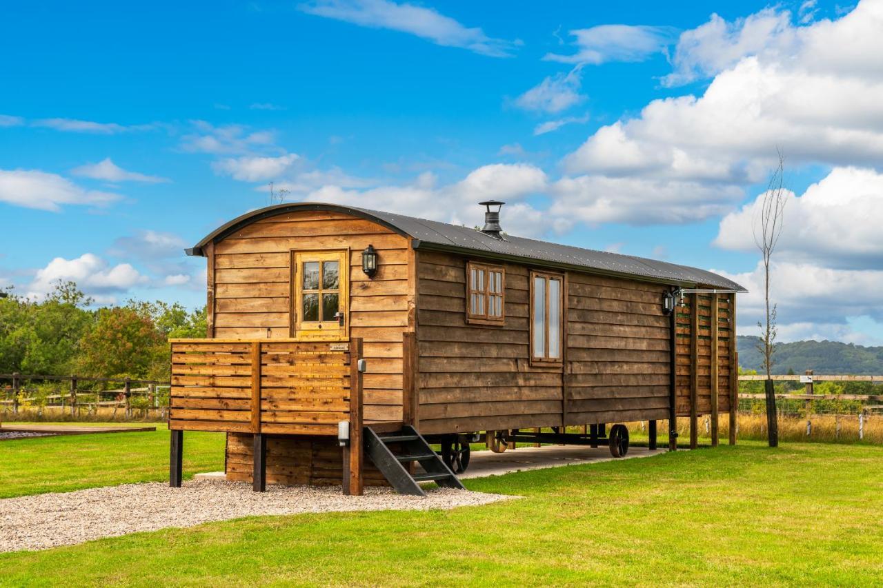 ウスターAshwood Shepherd Hut -Ockeridge Rural Retreatsアパートメント エクステリア 写真