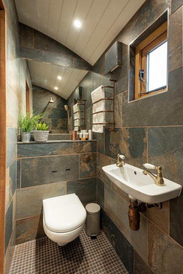 ウスターAshwood Shepherd Hut -Ockeridge Rural Retreatsアパートメント エクステリア 写真